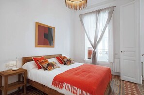 2 bedrooms, iron/ironing board, free WiFi, bed sheets