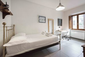 Laptop workspace, iron/ironing board, free WiFi - Libertà 3 bedrooms by MMega (Florence)