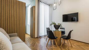 Condo | Área de sala de estar | Smart TV