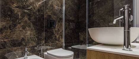 Maisonette | Badezimmer | Hausschuhe