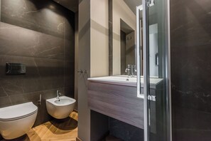 Apartment | Badezimmer | Hausschuhe