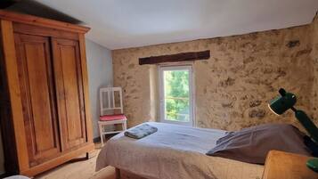 4 chambres, fer et planche Ă repasser, Wi-Fi, draps fournis