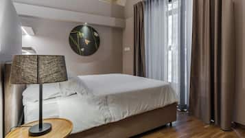 Departamento | Cortinas blackout, insonorización y tabla de planchar con plancha
