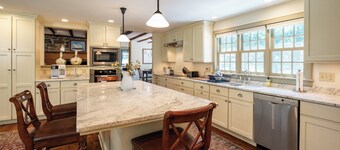 Historic Coastal Home • Marsh Views • Pet-Friendly