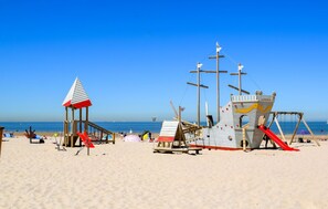 Playa en los alrededores y pesca 