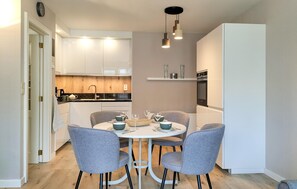 Dining - 1 bedroom lovely apartment in Oostende (Oostende)