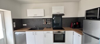 Casa renovada 4 pers – Patio cerrado y aparcamiento