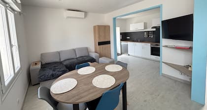 Renovated house 4 ppl – Enclosed yard and parking