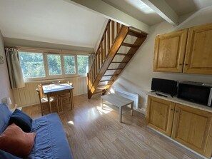 Living area - Charming Duplex for 5, Wi-Fi & Parking at Le Lioran (Le Lioran)