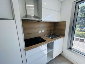 Plaque de cuisson, cafetière/bouilloire