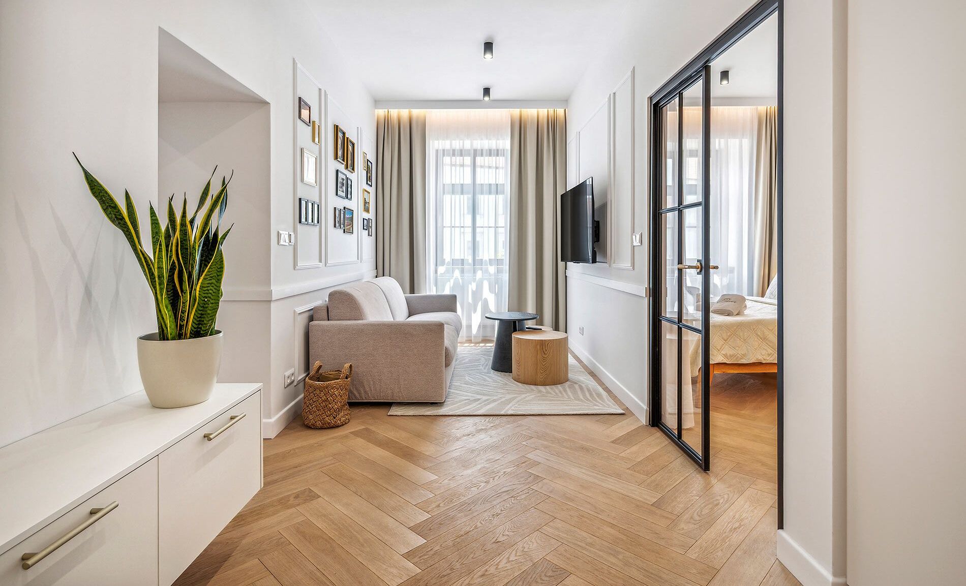 Superior Apartment, City View | Living area