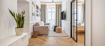 ベニョフスキー アパートメンツ