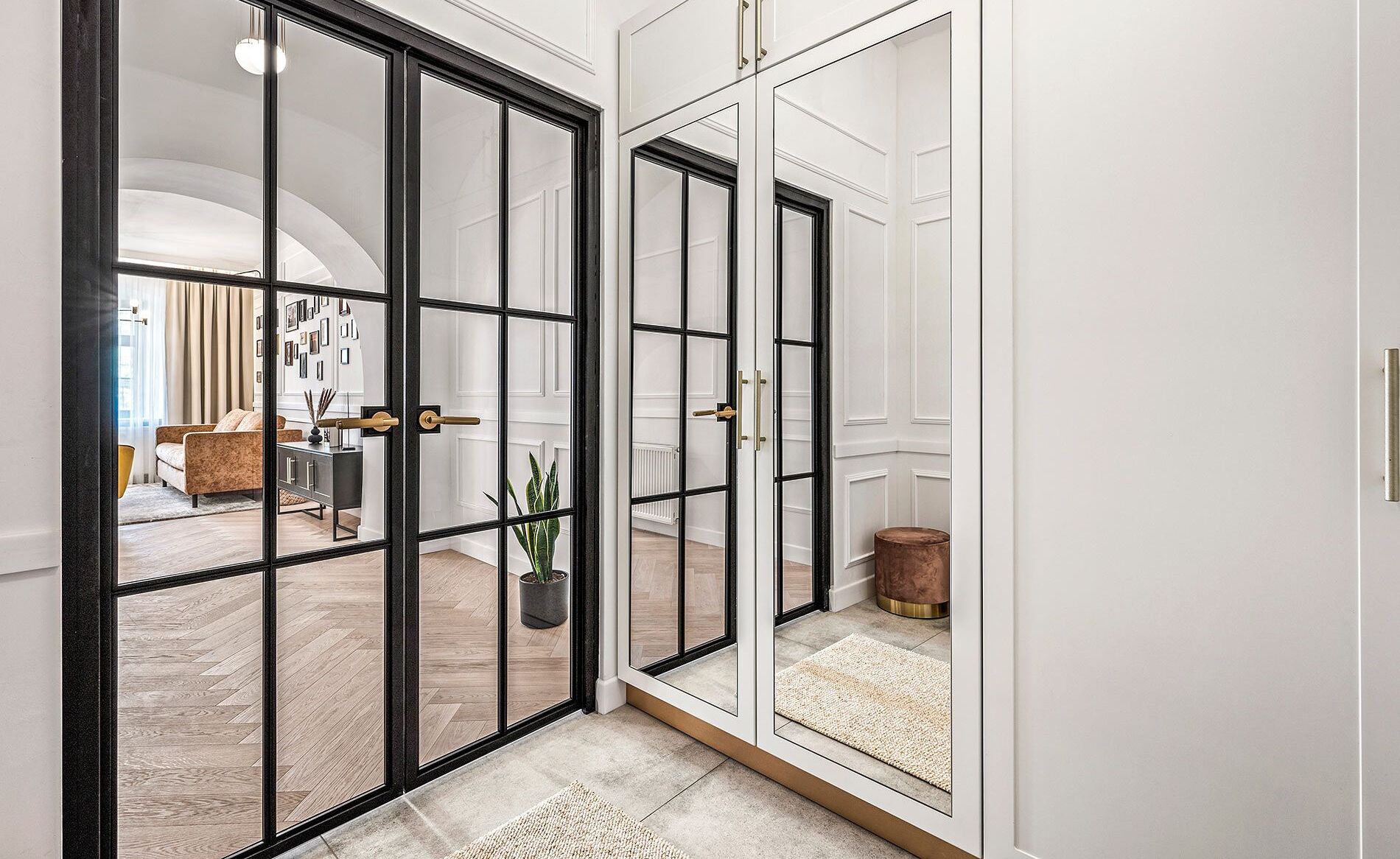 Deluxe Apartment, City View | Living area