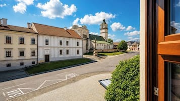 Superior-Apartment, Stadtblick | Blick auf die StraĂe