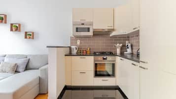 Microonde, forno, piano cottura, lavastoviglie