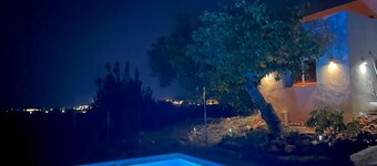 Fantastic villa with pool 10 minutes drive from the beach.