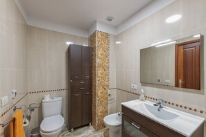 Ducha, secador de pelo, toallas