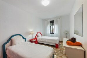 2 bedrooms, iron/ironing board, WiFi, bed sheets