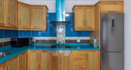 Appartement 'LujĂĄn 1a' avec vue sur la mer, balcon et Wi-Fi