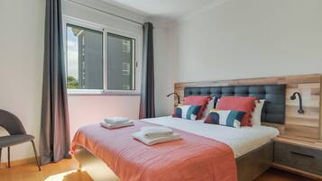 Cortinas blackout, sistema de insonorización y wifi gratis