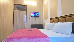 Luxury Room | Individually decorated, individually furnished, free WiFi
