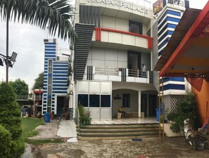 Exterior - Vinayak Palace (Mathura)