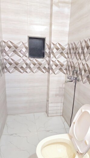 Deluxe Room | Bathroom