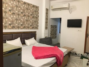 Deluxe Room | Free WiFi
