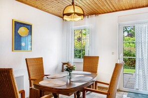 Dining - Holiday Home 'Schenum' with Private Terrace and Private Garden (Jever)