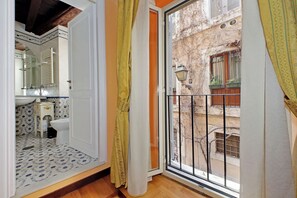 Interior - Cozy Private Access Apartment less than a minute from Navona Square - La Volpe (Roma)