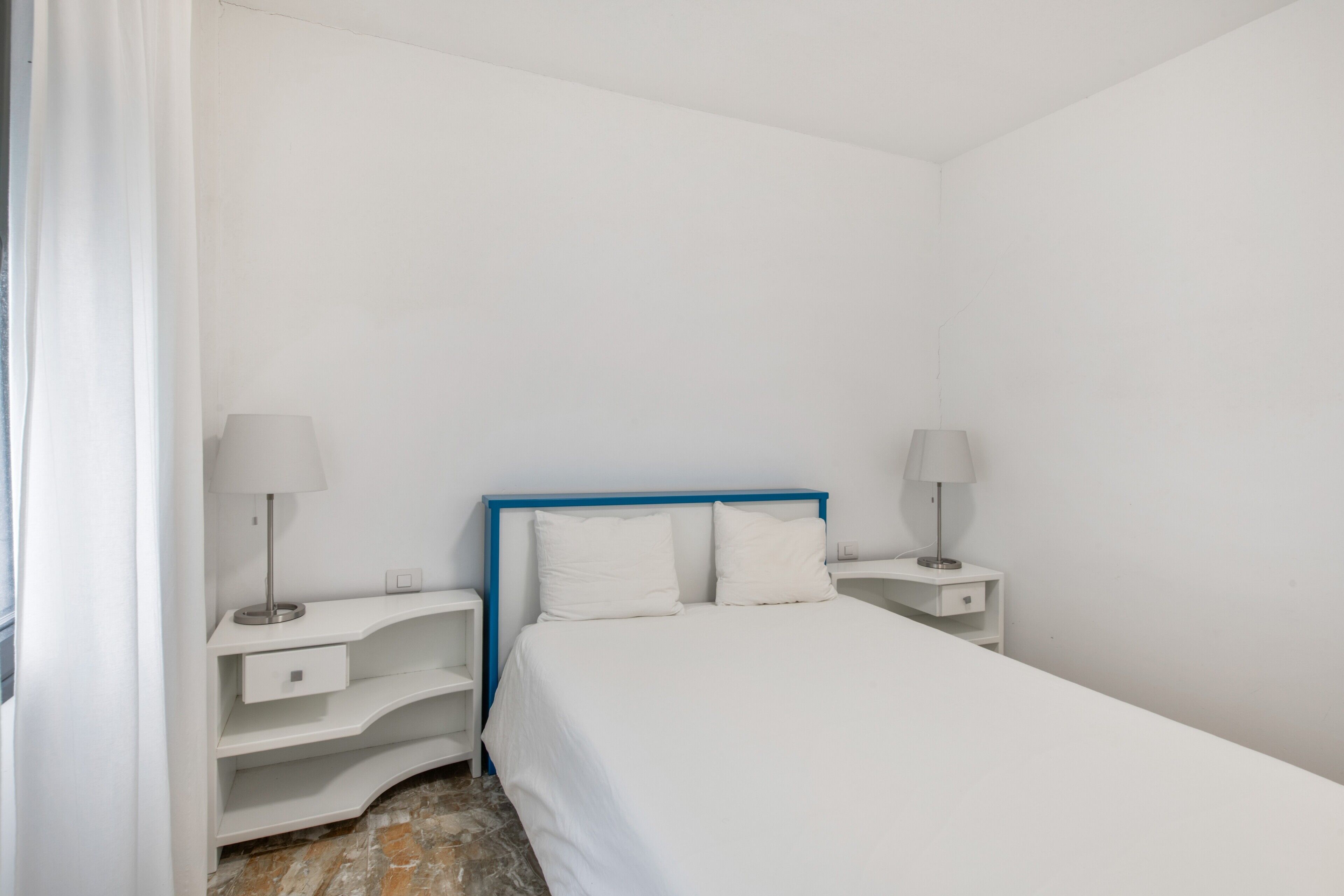 7 bedrooms, iron/ironing board, WiFi, bed sheets