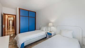 7 bedrooms, iron/ironing board, WiFi, bed sheets