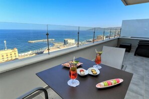 Terrace/patio - Hotel Falcon Thalassa Resort & Spa (Ain El Turk)