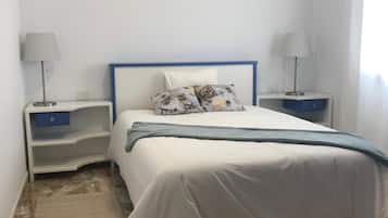 2 chambres, fer et planche à repasser, draps fournis