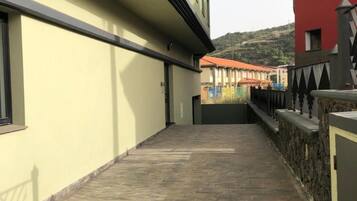 Enceinte de lâhĂ©bergement