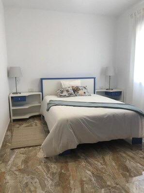 2 Schlafzimmer, Bügeleisen/Bügelbrett, Bettwäsche