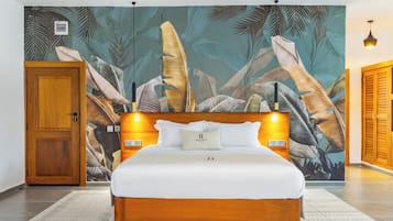 Executive Room | Desk, iron/ironing board, free WiFi