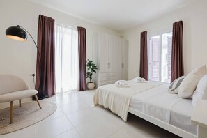 Iron/ironing board, travel crib, free WiFi, bed sheets