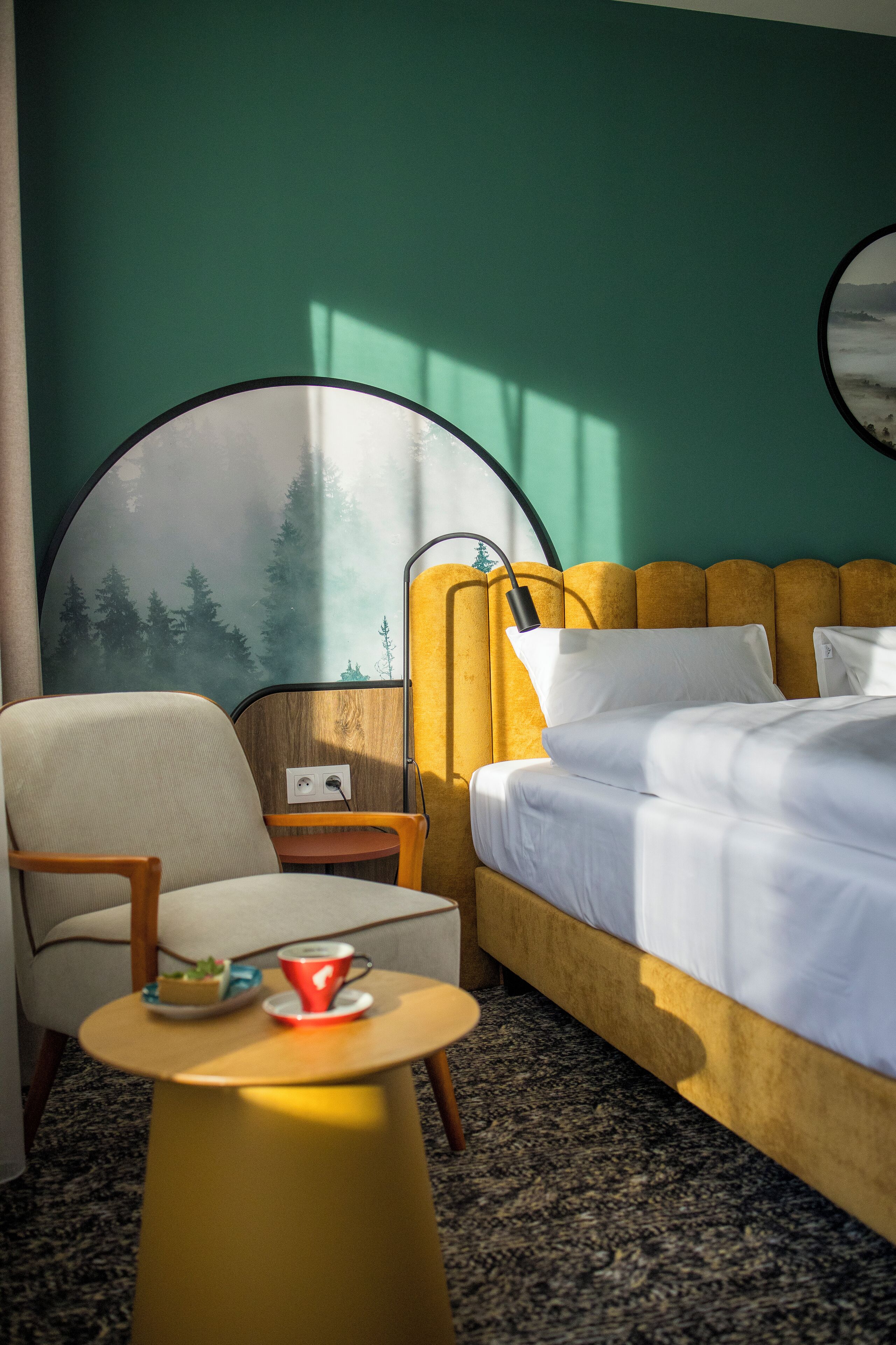 Quarto casal conforto, 2 camas de solteiro | Escrivaninha, espaço de trabalho para notebook