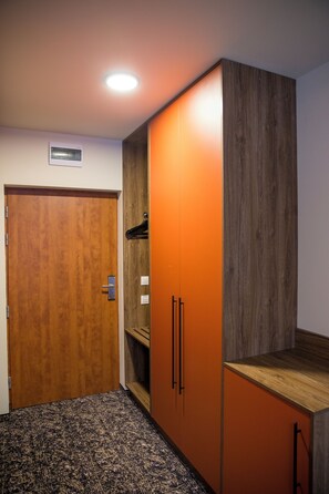 Γραφείο, χώρος εργασίας για λάπτοπ, σίδερο/σιδερώστρα, δωρεάν Wi-Fi 