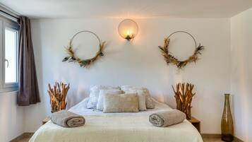 WiFi, bed sheets
