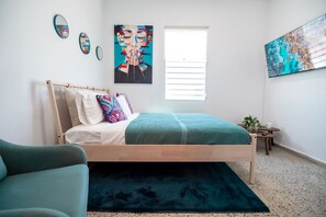 2 bedrooms, desk, iron/ironing board, WiFi