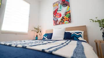 2 bedrooms, desk, iron/ironing board, WiFi