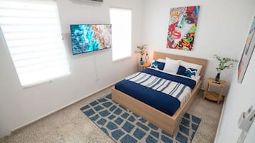 2 bedrooms, desk, iron/ironing board, WiFi