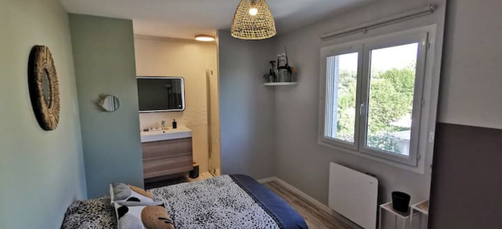 3 chambres, fer et planche à repasser, Wi-Fi gratuit, draps fournis