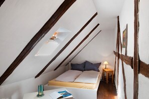 1 bedroom, WiFi, bed sheets - Apartment 'Lemon Attic' with Shared Terrace, Shared Garden and Wi-Fi (Wardow Ortsteil Polchow)