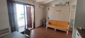 TV - Apartment 'Olbia Comfort' with Shared Pool, Balcony and Air Conditioning (Olbia)