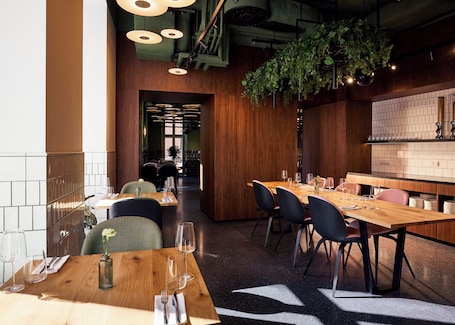 Restaurante. WROCLAW HOTEL