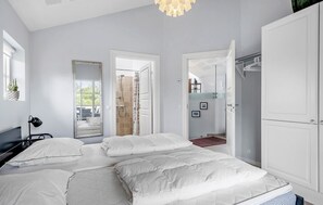 3 bedrooms, travel crib, free WiFi