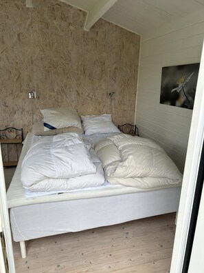 5 bedrooms, iron/ironing board, travel crib, free WiFi